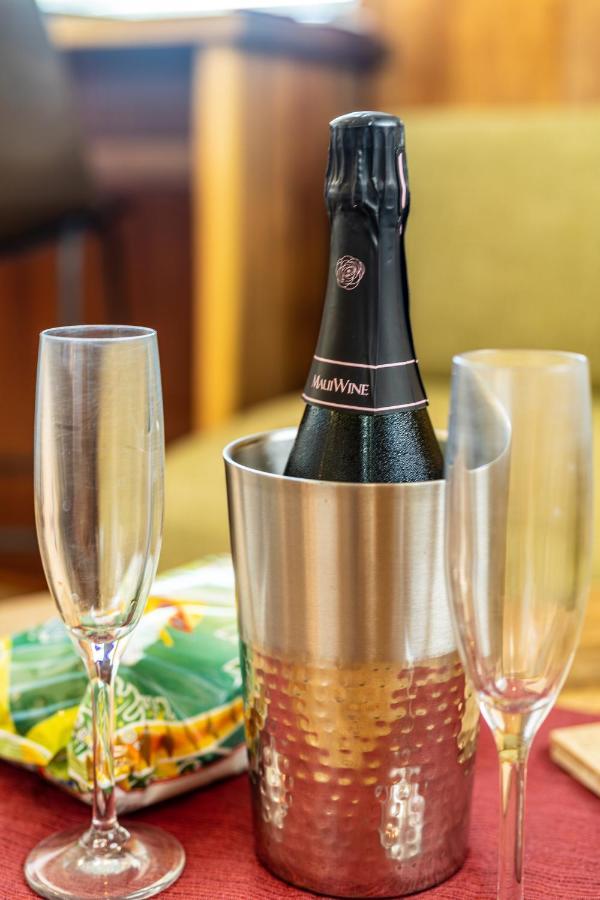 Noahs Hideaway Luxury B&B ラハイナ エクステリア 写真