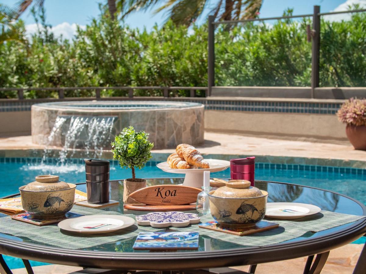 Noahs Hideaway Luxury B&B ラハイナ エクステリア 写真